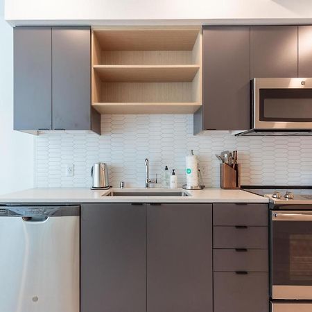 Studio Apartment In فانكوفر المظهر الخارجي الصورة